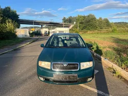 Grün Gebraucht 2000 Skoda Fabia Comfort Kombi | 1.200 € (Fairer Preis)