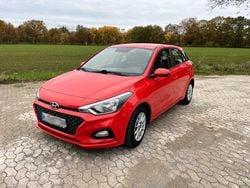 Rot Gebraucht 2019 Hyundai i20 Select Kleinwagen | 8.600 € (Guter Preis)