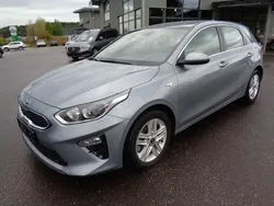 Silber Gebraucht 2020 Kia Ceed Limousine | 15.999 € (Fairer Preis)