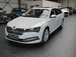 Weiß Gebraucht 2021 Skoda Superb Style Kombi | 24.900 € (Etwas zu teuer)