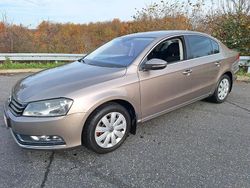 Braun Gebraucht 2011 VW Passat Limousine | 6.999 € (Fairer Preis)