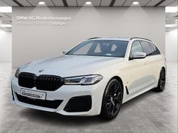 Weiß Gebraucht 2022 BMW 540 Shadowline Kombi | 48.411 € (Guter Preis)