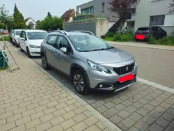 Grau Gebraucht 2018 Peugeot 2008 Allure SUV | 12.000 € (Fairer Preis)