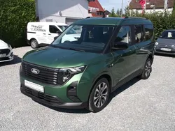Bursting green Neu 2025 Ford Tourneo Courier Titanium Van / Kleinbus | 27.490 € (Fairer Preis)