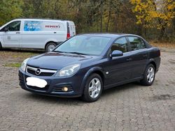 Grau Gebraucht 2009 Opel Vectra Limousine | 3.300 €
