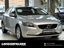 Bright silver metallic / metallic Gebraucht 2017 Volvo V40 Kinetic Kombi | 16.999 € (Etwas zu teuer)