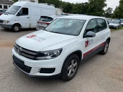 Weiß Gebraucht 2015 VW Tiguan Trendline SUV | 10.900 € (Guter Preis)
