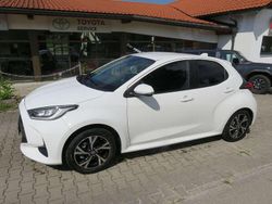 Super (pure) white ii Gebraucht 2024 Toyota Yaris Hybrid Team Kleinwagen | 24.480 € (Fairer Preis)