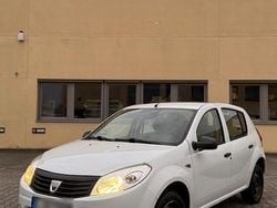 Weiß Gebraucht 2010 Dacia Sandero Kleinwagen | 1.350 € (Superpreis)