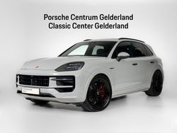 Grau Gebraucht 2024 Porsche Cayenne S E-Hybrid SUV | 119.900 €