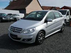 Silber Gebraucht 2011 Mercedes B180 Van / Kleinbus | 4.999 €