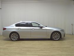 Grau Gebraucht 2021 BMW 530 Limousine | 29.280 € (Guter Preis)