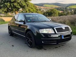 Schwarz Gebraucht 2002 Skoda Superb Limousine | 3.700 € (Etwas zu teuer)