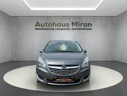 Grau Gebraucht 2017 Opel Meriva Excellence Van / Kleinbus | 8.999 € (Fairer Preis)