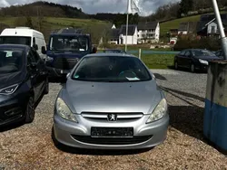 Grau Gebraucht 2004 Peugeot 307 CC Basis Cabrio | 3.890 € (Etwas zu teuer)