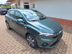 Grün Neu 2025 Dacia Sandero Expression Kleinwagen | 15.990 € (Guter Preis)