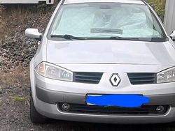 Silber Gebraucht 2005 Renault Mégane GrandTour Kombi | 1.200 € (Fairer Preis)