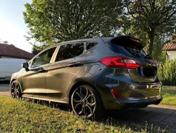 Grau Gebraucht 2018 Ford Fiesta ST-Line Kleinwagen | 12.600 € (Fairer Preis)