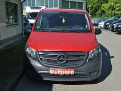 Rot Gebraucht 2022 Mercedes Vito Van / Kleinbus | 17.995 € (Guter Preis)