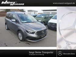 Grau Gebraucht 2023 Mercedes 180 Style Limousine | 29.990 € (Fairer Preis)