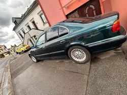 Grün Gebraucht 1998 BMW 520 Limousine | 2.500 € (Teuer)