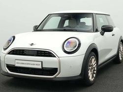 Weiß Gebraucht 2024 Mini Cooper Favoured Kleinwagen | 25.005 € (Fairer Preis)