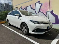 Weiß Gebraucht 2018 Toyota Auris Team Limousine | 17.900 €