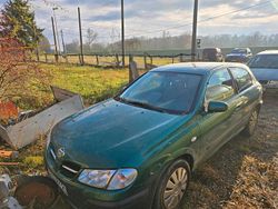 Grün Gebraucht 2001 Nissan Almera Limousine | 900 € (Superpreis)