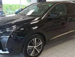 Lackierung schwarz perla nera Gebraucht 2022 Peugeot 3008 Allure SUV | 28.950 € (Teuer)