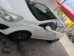 Weiß Gebraucht 2012 Opel Corsa Kleinwagen | 1.500 € (Guter Preis)