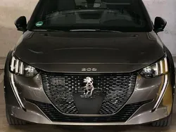 Grau Gebraucht 2020 Peugeot 208 Allure GT-Line Kleinwagen | 16.950 € (Fairer Preis)