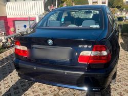 Blau Gebraucht 2002 BMW 318 Limousine | 2.400 € (Fairer Preis)