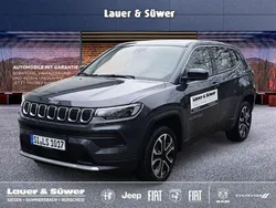 Grau Gebraucht 2024 Jeep Compass Altitude SUV | 34.980 € (Etwas zu teuer)