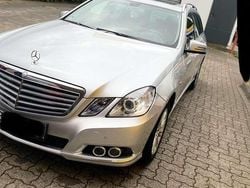 Silber Gebraucht 2011 Mercedes E200 Elegance Kombi | 9.700 € (Guter Preis)
