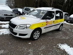 Weiß Gebraucht 2011 Skoda Roomster Plus Edition Kombi | 1.850 € (Guter Preis)