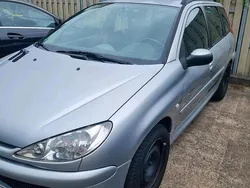 Silber Gebraucht 2003 Peugeot 206 Kombi | 950 €