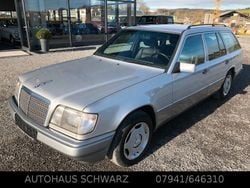 Silber Gebraucht 1995 Mercedes E250 Kombi | 15.400 €