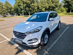 Weiß Gebraucht 2016 Hyundai Tucson Classic SUV | 13.850 € (Etwas zu teuer)