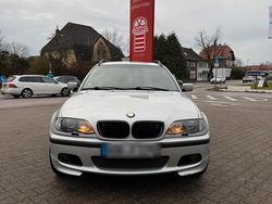 Silber Gebraucht 2004 BMW 330 Kombi | 2.500 €