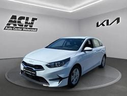 Weiß Gebraucht 2023 Kia Ceed 4 Limousine | 20.877 € (Guter Preis)