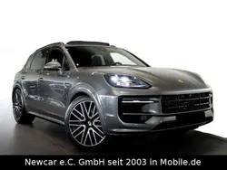 Grau Neu 2025 Porsche Cayenne SUV | 133.268 € (Superpreis)
