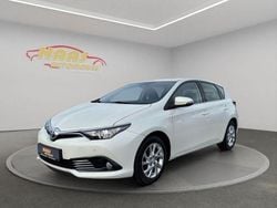 Weiß Gebraucht 2016 Toyota Auris Edition-S Limousine | 9.900 € (Fairer Preis)