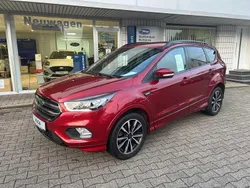 Rubyrot (metallic) Gebraucht 2018 Ford Kuga ST-Line SUV | 16.780 € (Etwas zu teuer)