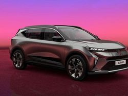 Grau Gebraucht 2025 Renault Scénic Techno Van / Kleinbus | 50.990 € (Etwas zu teuer)