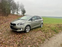 Grau Gebraucht 2014 Kia Carens Spirit Van / Kleinbus | 10.490 € (Fairer Preis)