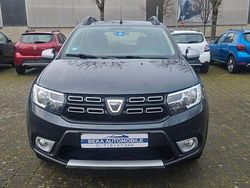 Grau Gebraucht 2020 Dacia Sandero Anniversary Limousine | 7.800 €