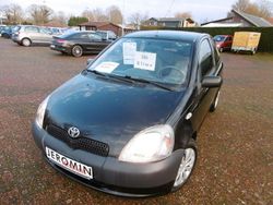 Schwarz Gebraucht 2001 Toyota Yaris Limousine | 2.350 € (Etwas zu teuer)