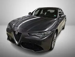 Grau Gebraucht 2023 Alfa Romeo Giulia Ti Limousine | 26.195 € (Superpreis)