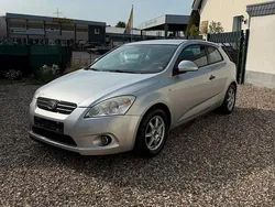 Silber Gebraucht 2009 Kia Ceed Kleinwagen | 2.650 € (Fairer Preis)