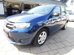 Blau Gebraucht 2016 Dacia Sandero Ambiance Kleinwagen | 5.985 € (Fairer Preis)